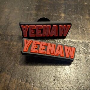 🎀$5 CROCS Yeehaw Charms Black Phone Grip with Red 'Yeehaw'